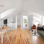 بيت ضيافة Spacious 6-Bedroom Apt With Sunny Terrace In Lisbon Lisboa