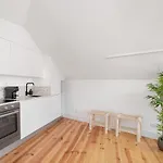 Spacious 6-bedroom W/ Sunny Terrace In 4*