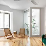 بيت ضيافة Spacious 6-Bedroom Apt With Sunny Terrace In Lisbon Lisboa