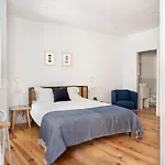 Spacious 6-bedroom W/ Sunny Terrace In 4*