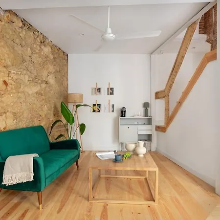 Joivy Big 6br House With Terrace In Santa Catarina 리스본