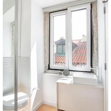 Joivy Big 6br House With Terrace In Santa Catarina 펜션 리스본