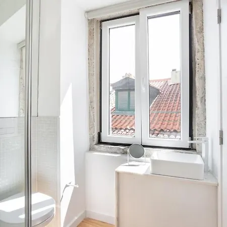 Spacious 6bedroom House W/ Sunny Terrace In Гостевой дом 4*